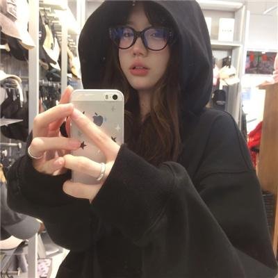 她房间里的云