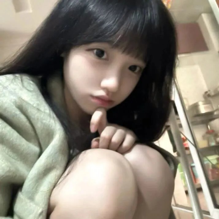 隔楼女孩:我们之间的层距